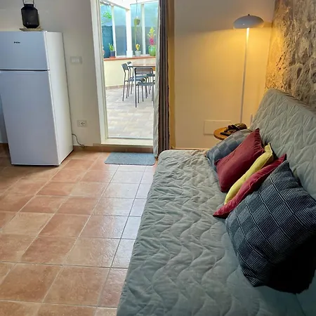 Apartment Dora *